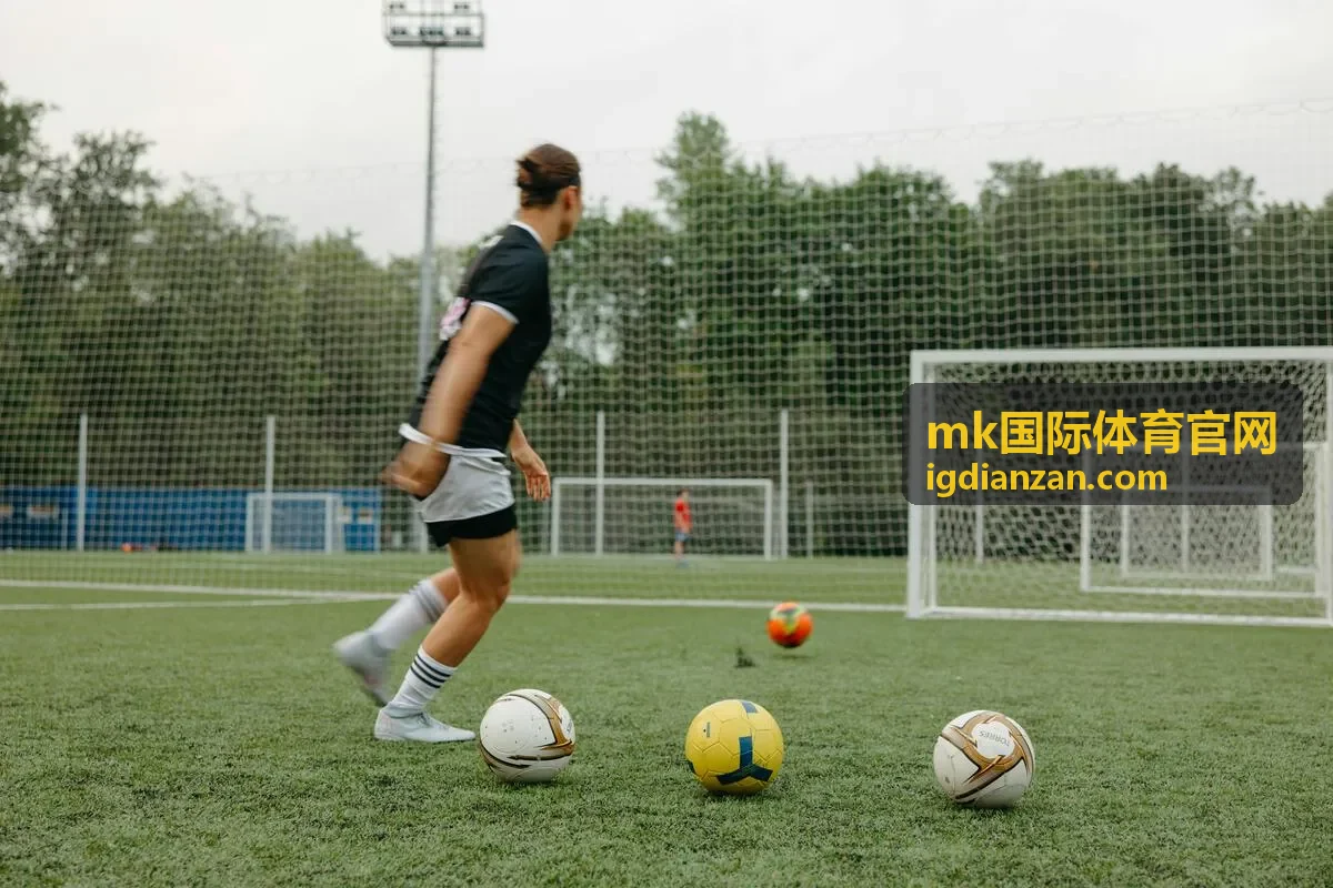 mk国际体育官网网球硬地赛季签表封面图
